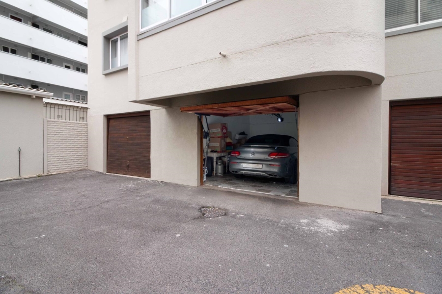 2 Bedroom Property for Sale in Sea Point Western Cape
